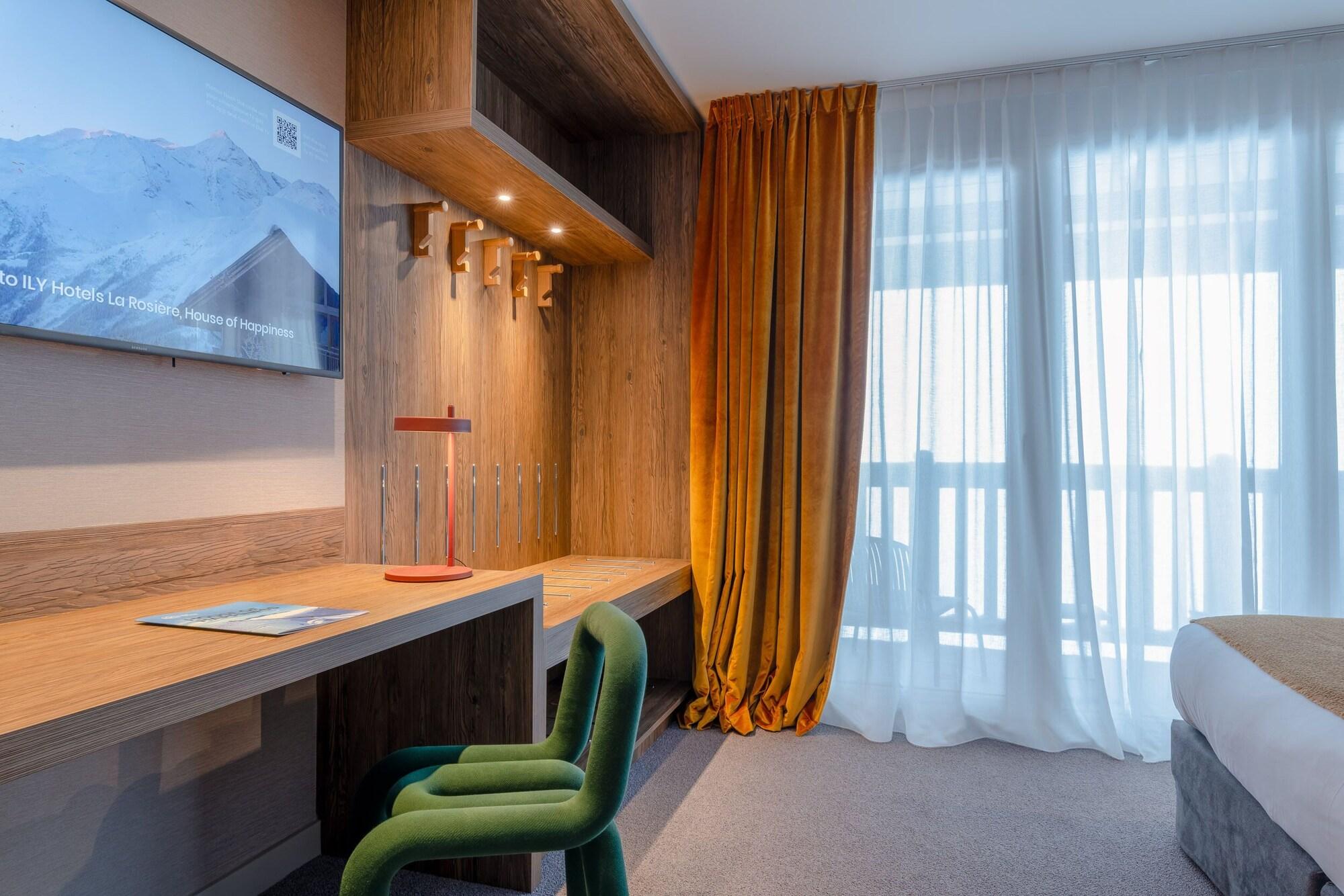 Ily Hotels & Spa La Rosiere Montvalezan Exterior photo